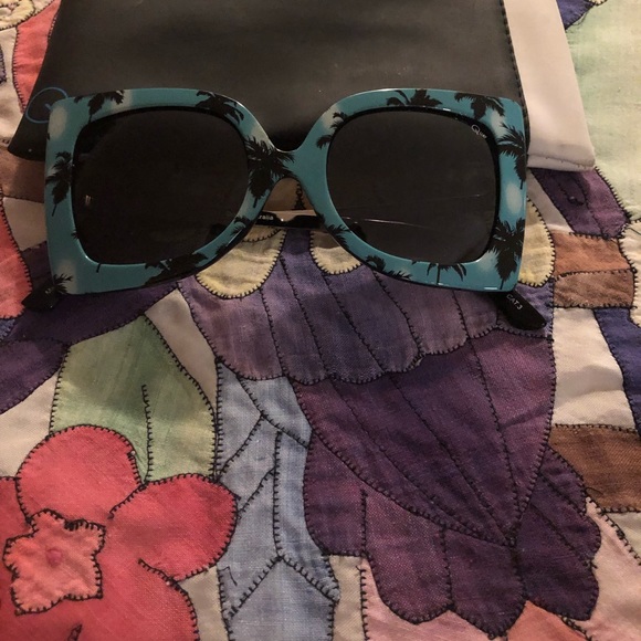 Quay Australia tropical sunglasses in turquoise - Picture 2 of 4